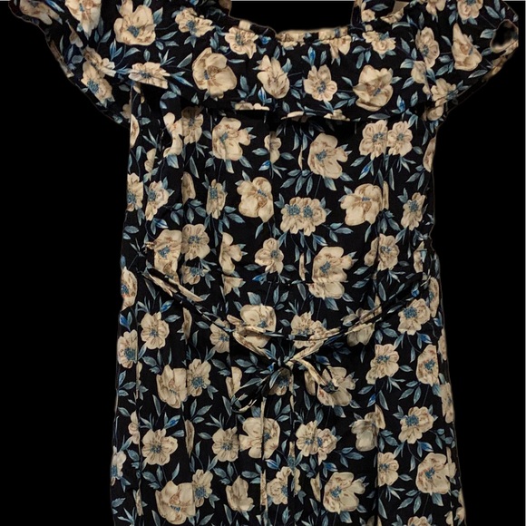 LOVE SADIE Cold Shoulder Maxie Dress - Picture 10 of 10